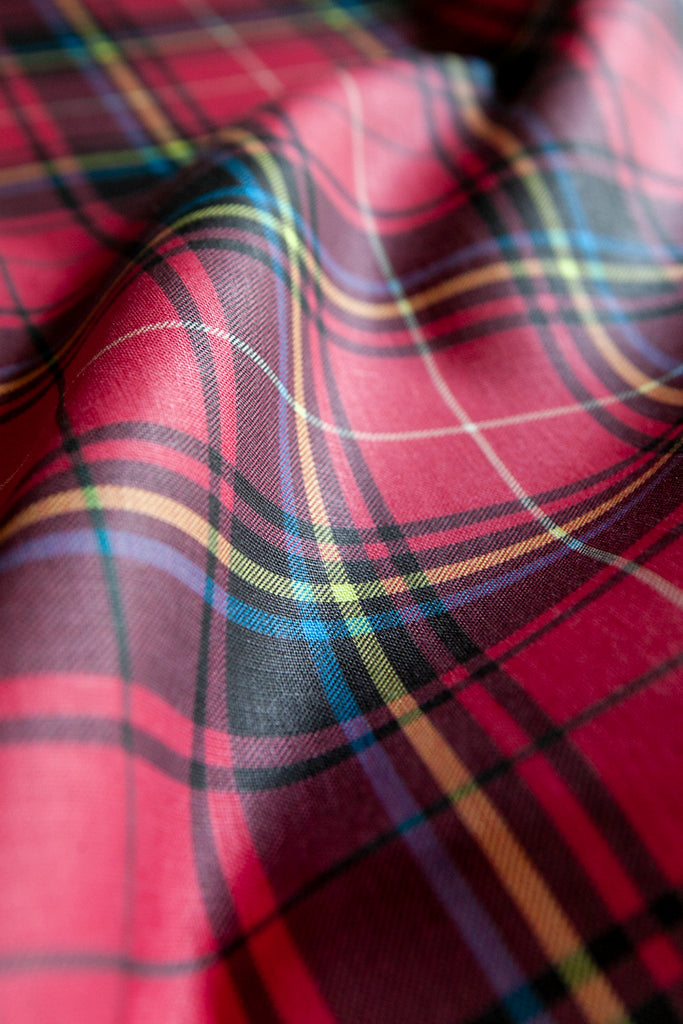 Drew Tartan on Linen